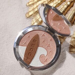 NIB BECCA SKIN PERFECTOR SUNLIT BRONZER OCEAN GLOW
